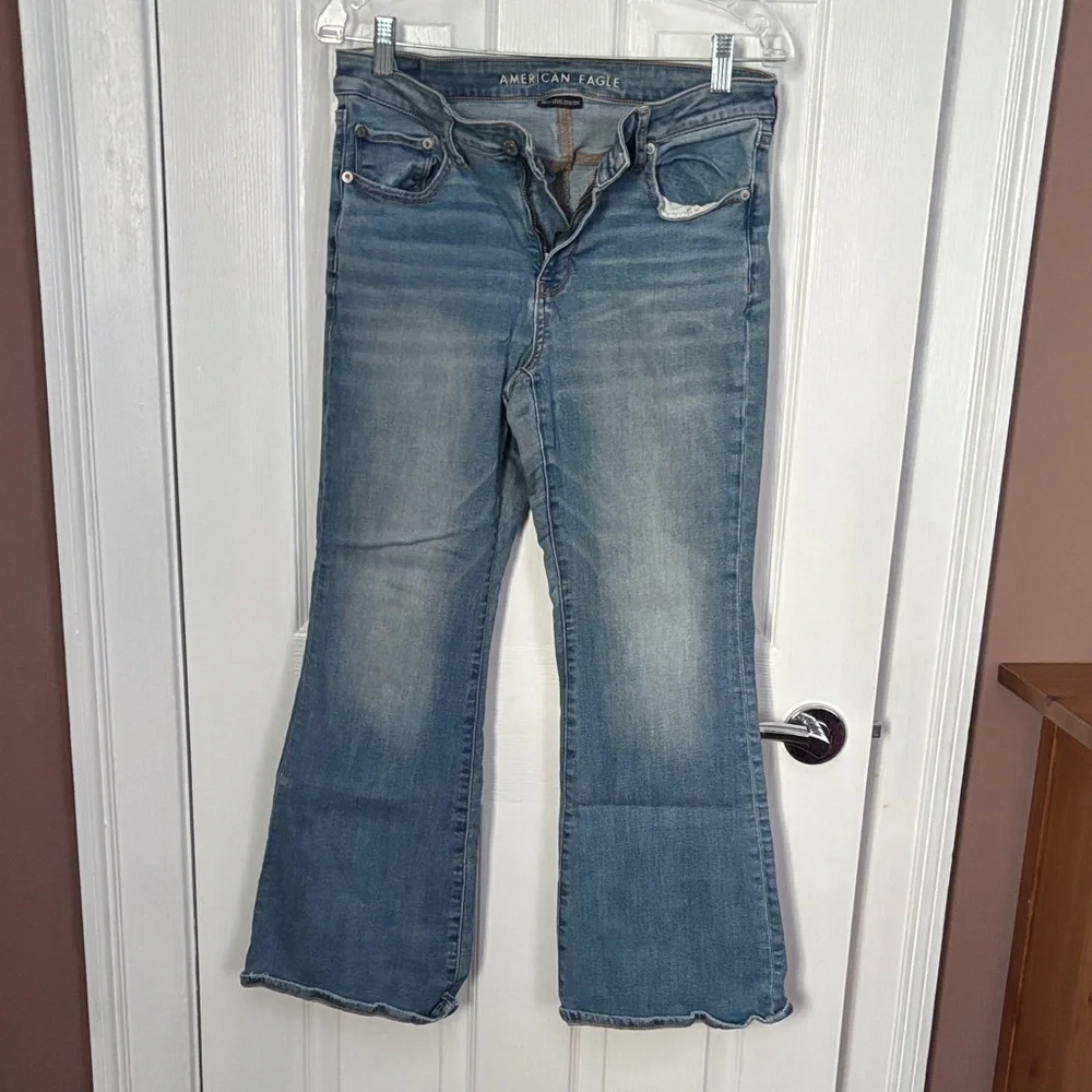 American Eagle Outfitters Women's Light Blue Flare Jeans - Picture 1 of 5